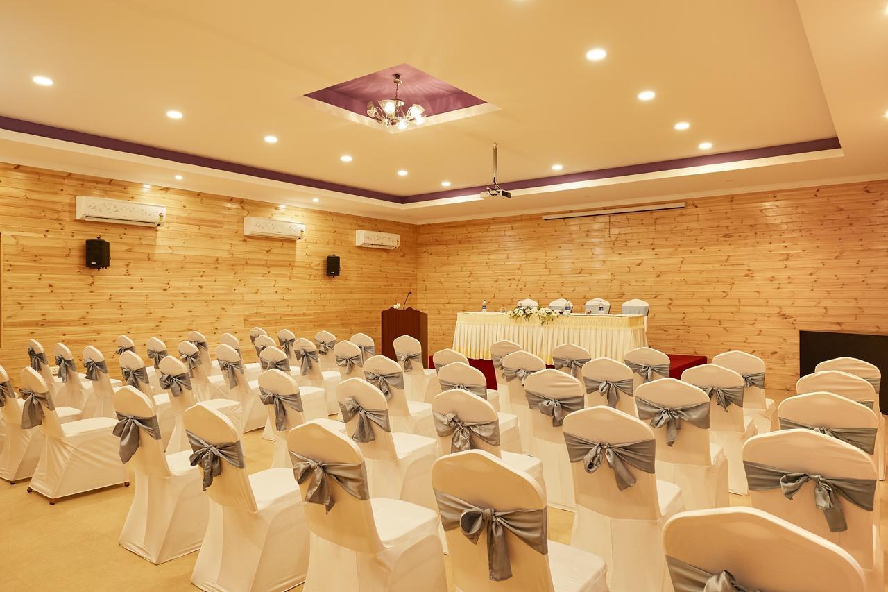 Sterling Anaikatti Hotel Varagampadi Exterior foto