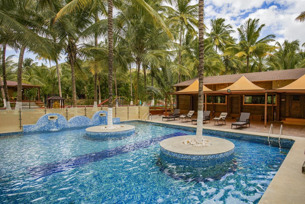Sterling Anaikatti Hotel Varagampadi Exterior foto