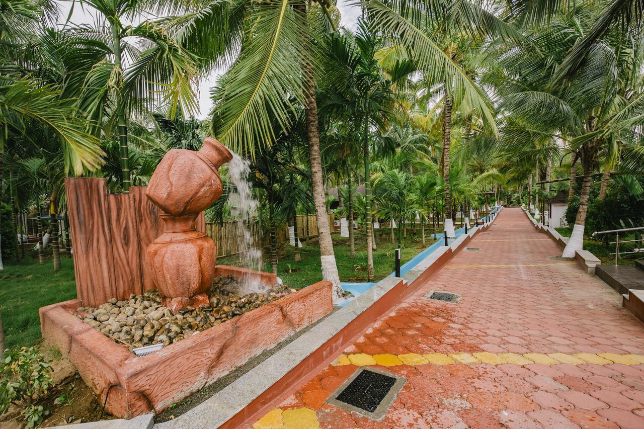 Sterling Anaikatti Hotel Varagampadi Exterior foto
