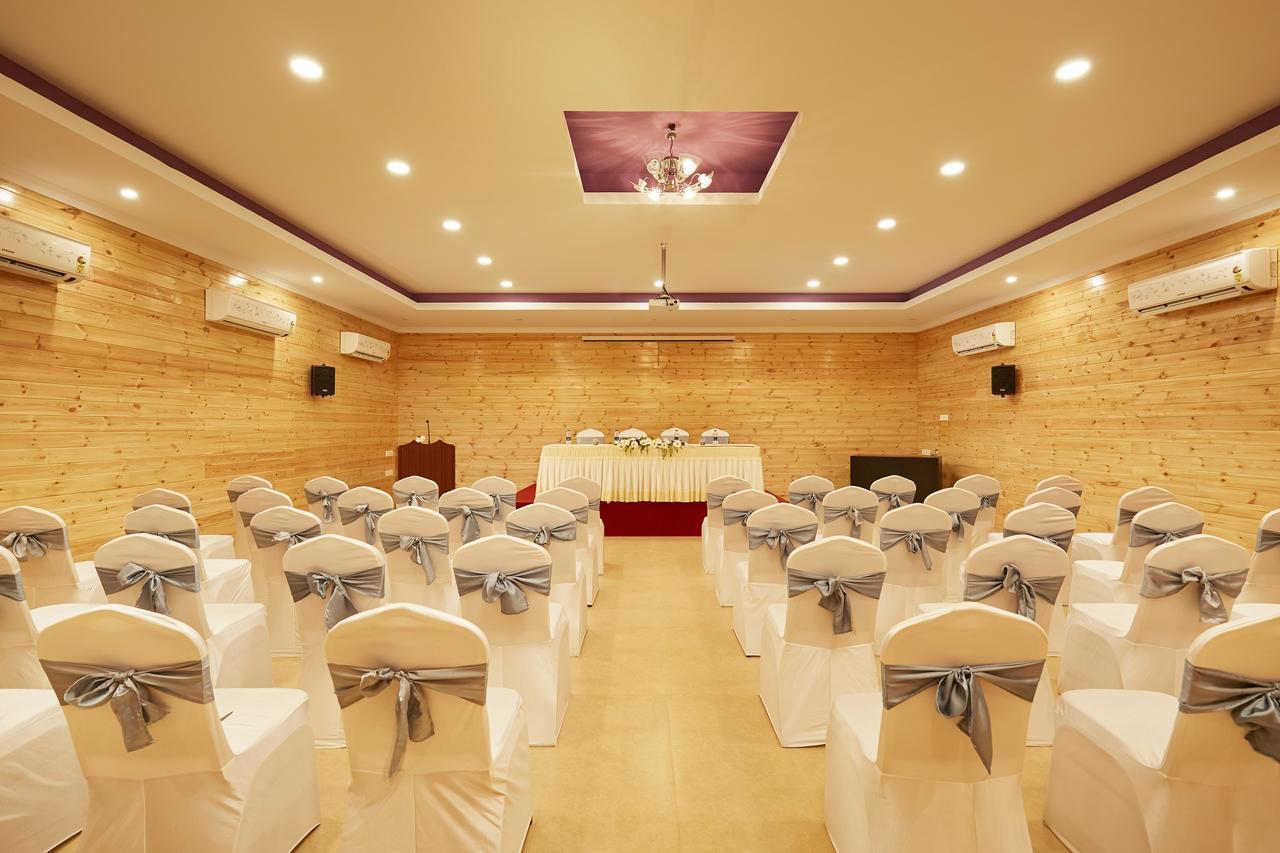 Sterling Anaikatti Hotel Varagampadi Exterior foto
