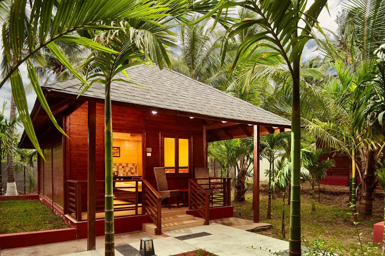 Sterling Anaikatti Hotel Varagampadi Exterior foto