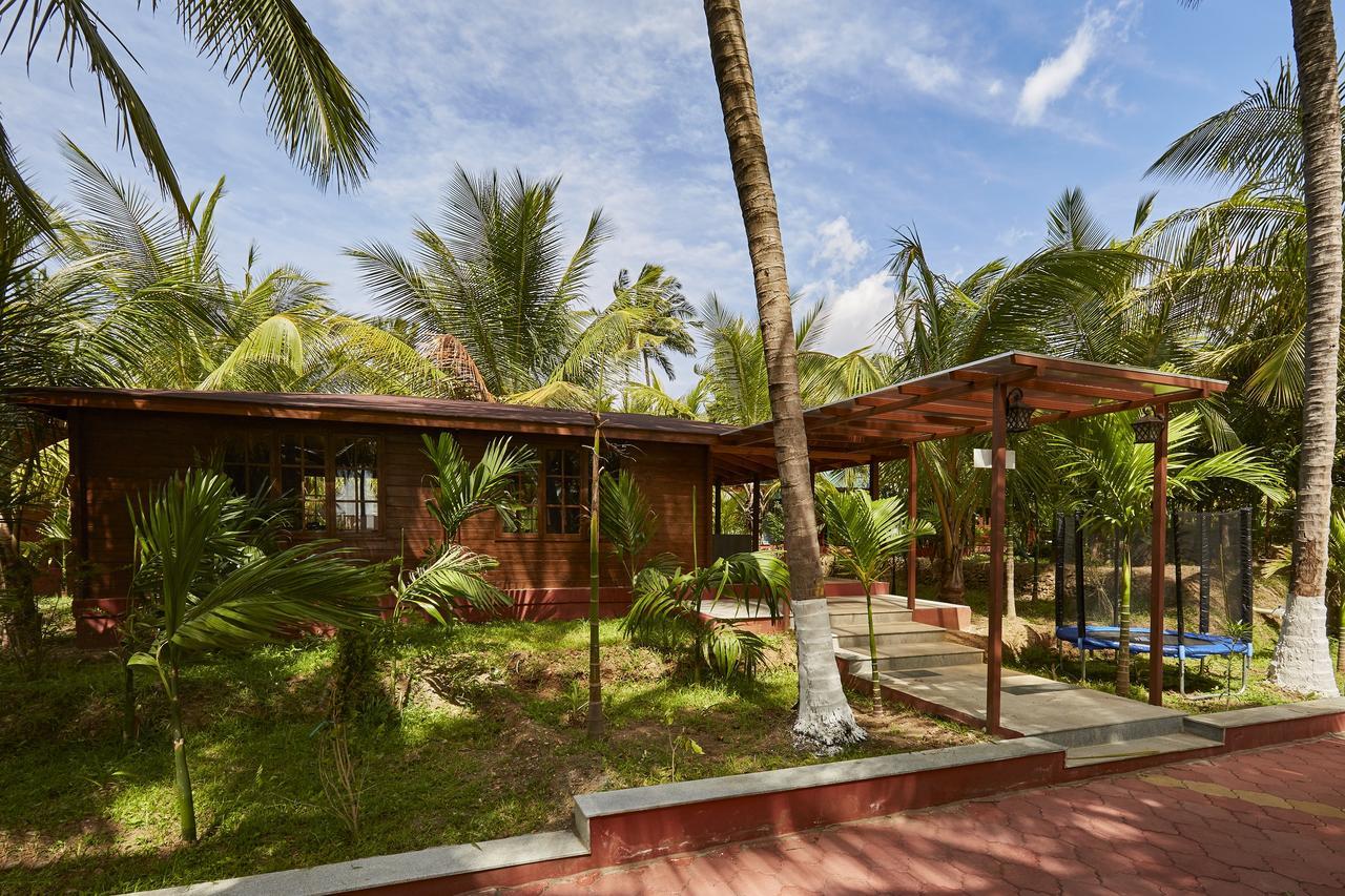 Sterling Anaikatti Hotel Varagampadi Exterior foto