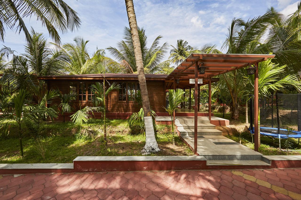 Sterling Anaikatti Hotel Varagampadi Exterior foto
