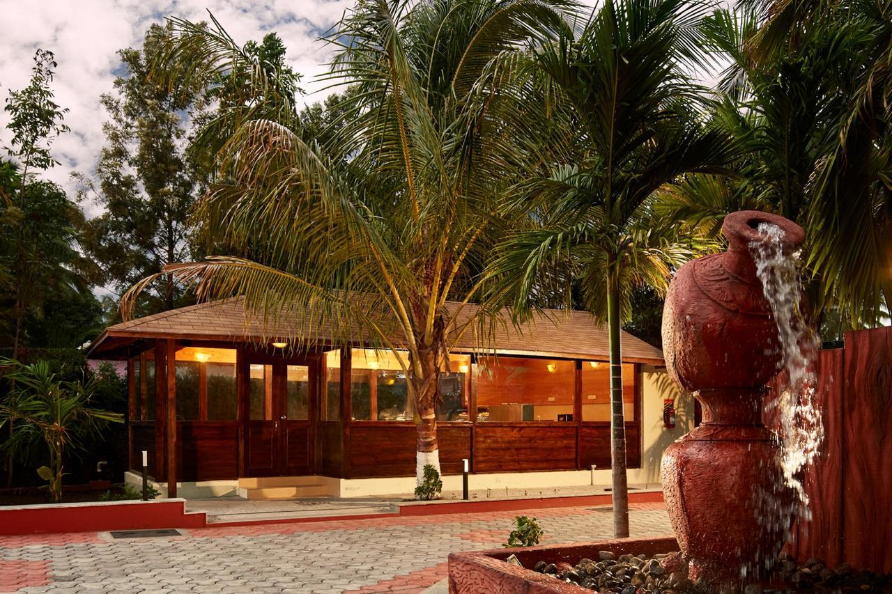 Sterling Anaikatti Hotel Varagampadi Exterior foto