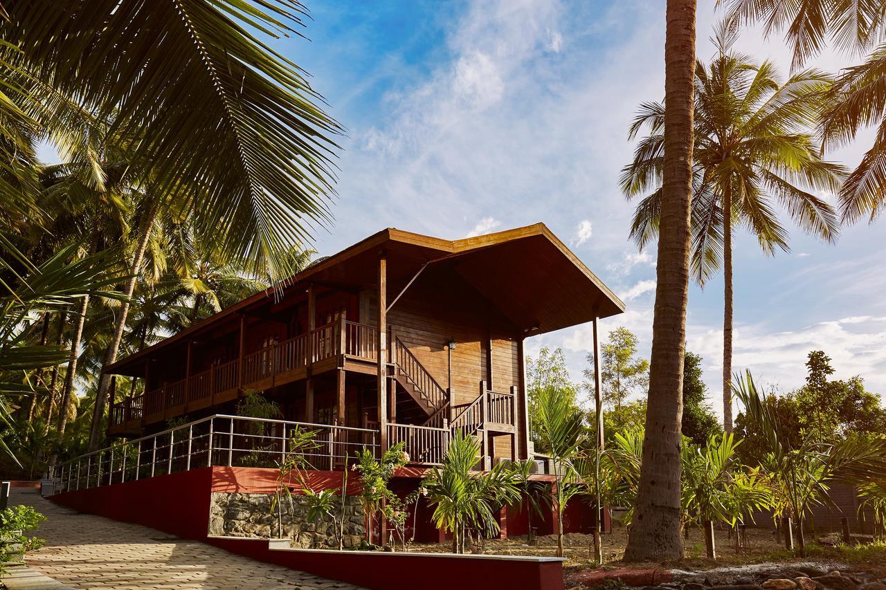 Sterling Anaikatti Hotel Varagampadi Exterior foto